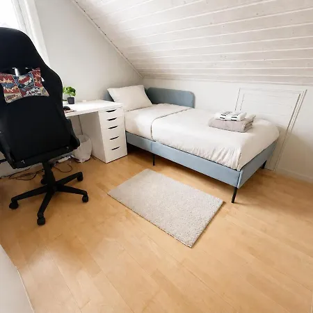 Lys Og Moderne Enebolig Naer Sentrum Og Ons Apartment